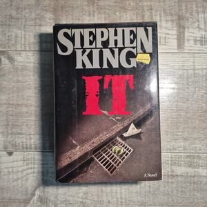Stephen King IT 1986 Hardcover First Edition Viking Press Horror Novel Book
